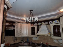 Натяжные потолки из России на кухне